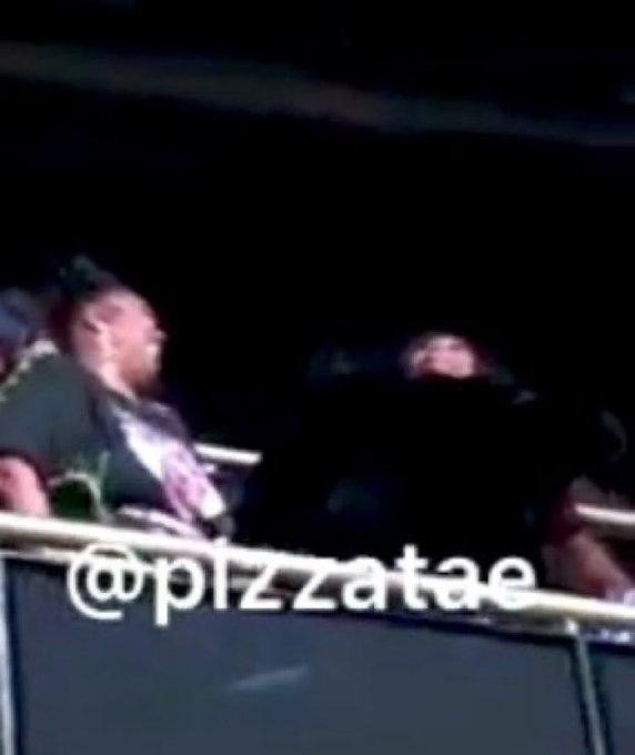 SZA bị tố "dối trá" vì V đã ôm chào cô rất thân tình. SZA bị tố "dối trá" vì V đã ôm chào cô rất thân tình.