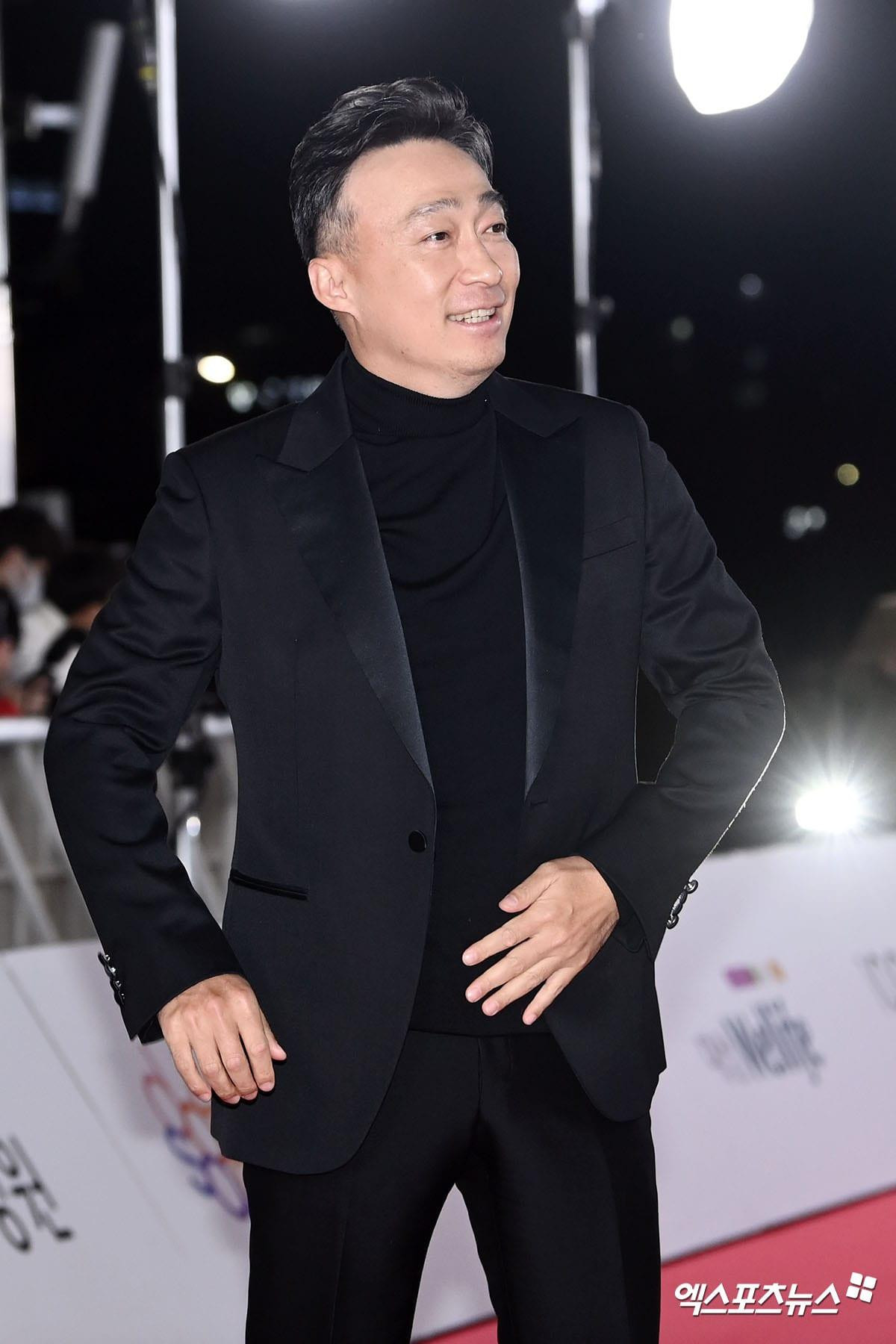 Tài tử gạo cội Lee Sung Min. Tài tử gạo cội Lee Sung Min.