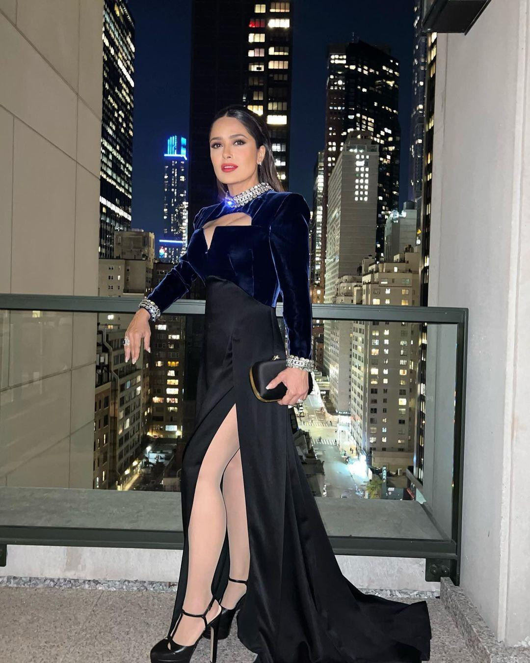 Salma Hayek "bốc lửa" và trẻ trung ở tuổi 55 khi dự buổi ra mắt "House Of Gucci" ở New York. Salma Hayek "bốc lửa" và trẻ trung ở tuổi 55 khi dự buổi ra mắt "House Of Gucci" ở New York.