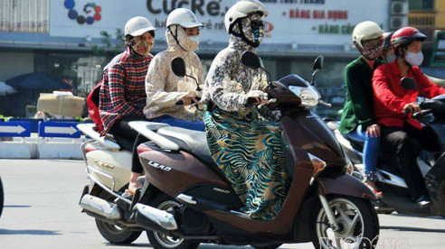 Dân Hà Nội chi tiền triệu sắm đồ ‘ninja đường phố’ chống nắng ảnh 2