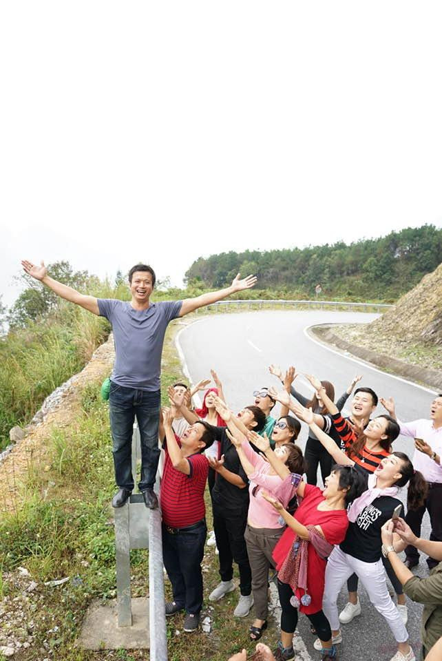 Bá Anh và các đồng nghiệp ở Nhà hát Tuổi trẻ