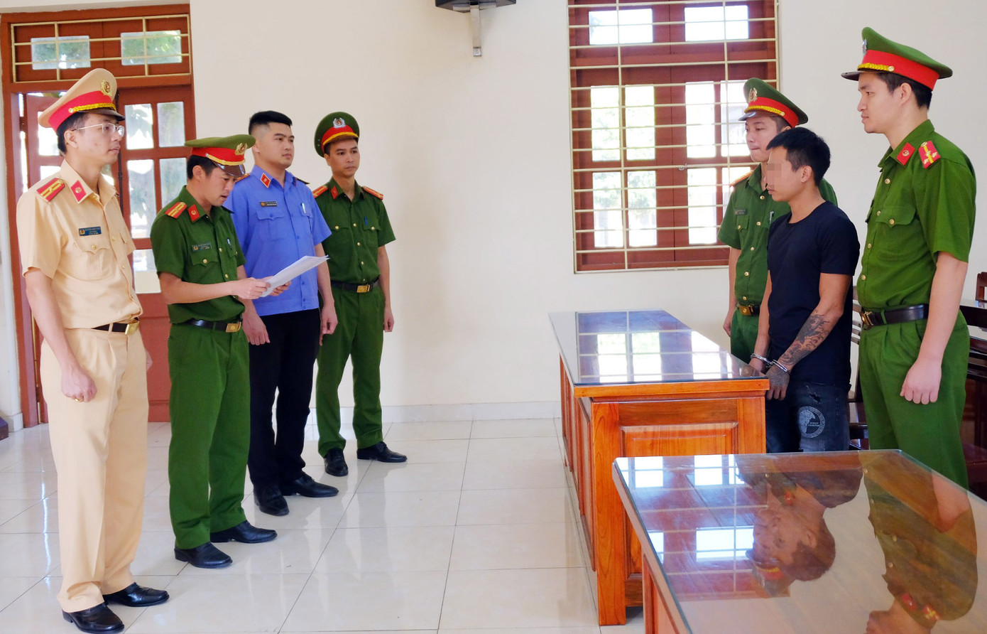 Tài xế Ngôi bị khởi tố, tạm giam 2 tháng để điều tra.