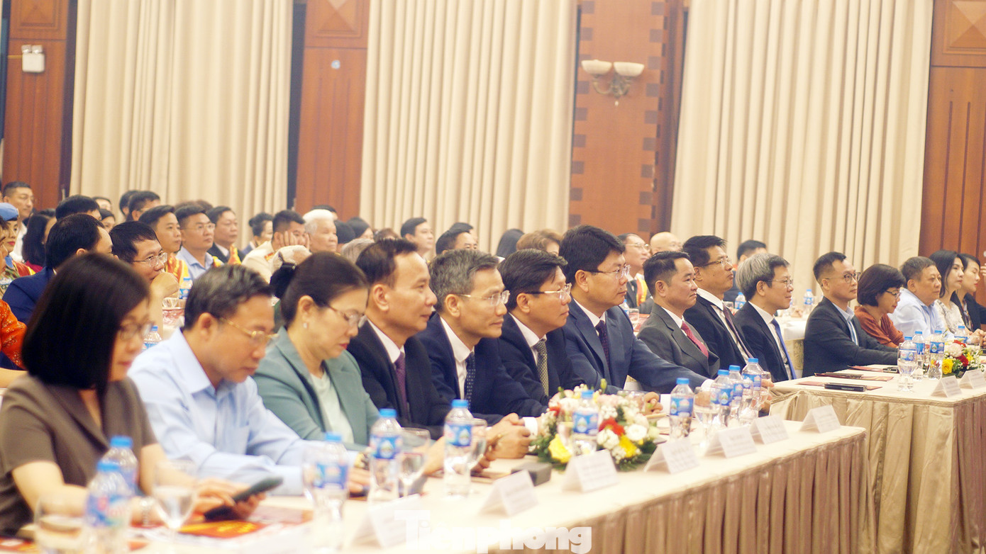 Đại diện khách mời dự chương trình. Ảnh: Thanh Hà