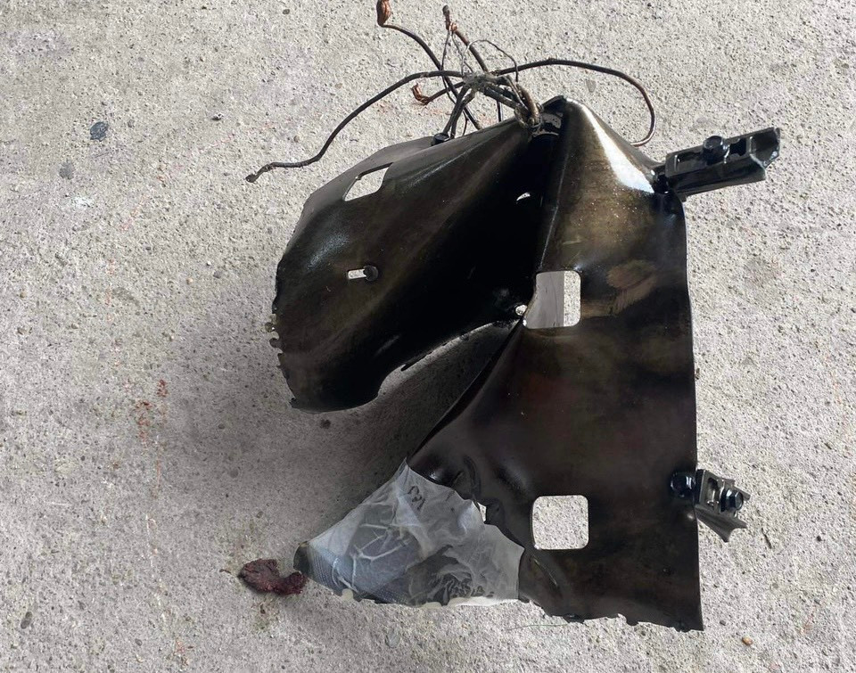 Mảnh vỡ kim loại.