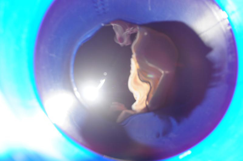 Phẩm màu (đỏ) không rõ nguồn gốc xuất xứ để pha chế nước giải khát và cồn công nghiệp để sản xuất các loại rượu