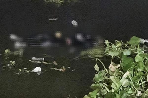 Hiện trường phát hiện thanh niên tử vong, nổi trên sông Sài Gòn Hiện trường phát hiện thanh niên tử vong, nổi trên sông Sài Gòn