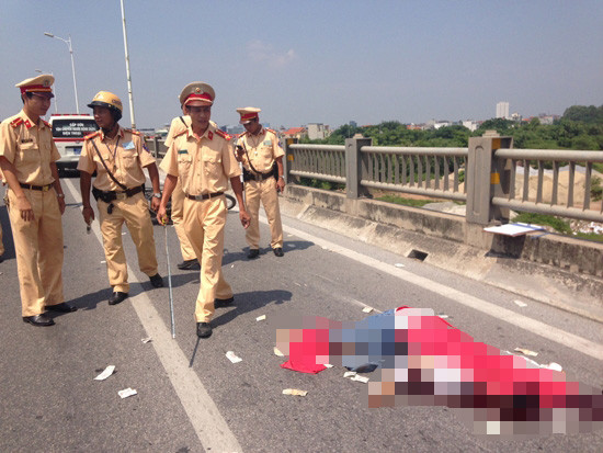 BẢN TIN ATGT: Nữ sinh lớp 8 bị xe bồn cán chết ảnh 2