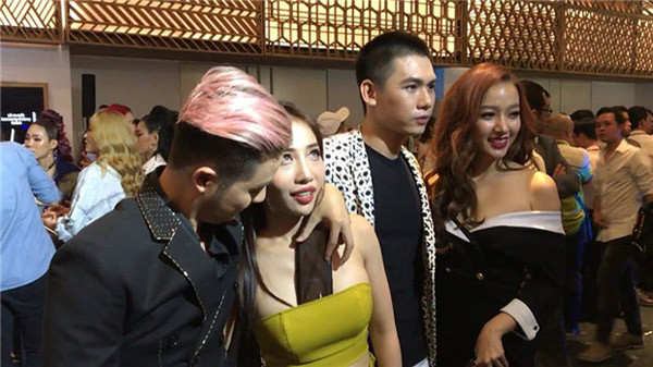 Bị ‘ném đá’ vì hành động nhạy cảm, ca sĩ Thanh Duy Idol lên tiếng ảnh 1