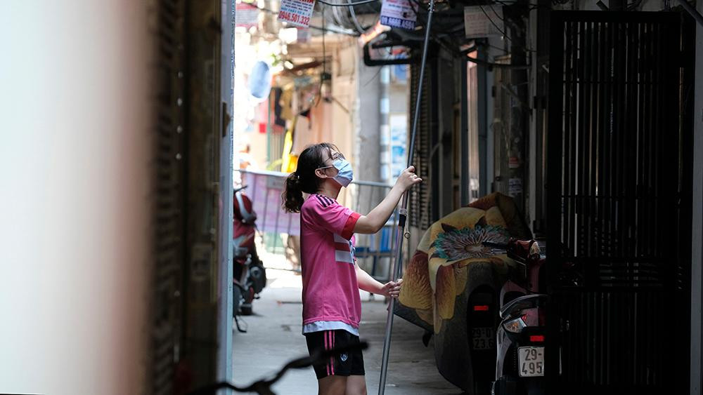 Ngành y tế thành phố khuyến cáo người dân trong chốt cách ly thực hiện sinh hoạt bình thường, không hoang mang và tuân thủ mọi quy định về phòng chống, dịch.