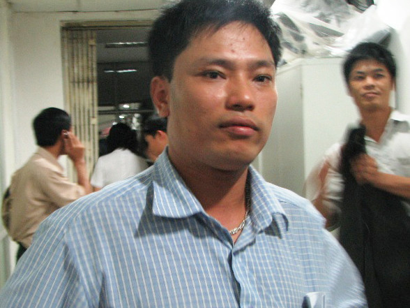 Anh Nguyễn Xuân Việt - người cung cấp thông tin về cháu bé cho cơ quan điều tra. Ảnh: Giaoduc.net.vn. Anh Nguyễn Xuân Việt - người cung cấp thông tin về cháu bé cho cơ quan điều tra. Ảnh: Giaoduc.net.vn