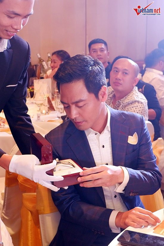 Ngô Thanh Vân quyên được gần 8 tỷ từ bức tượng thỉnh từ Nepal ảnh 14