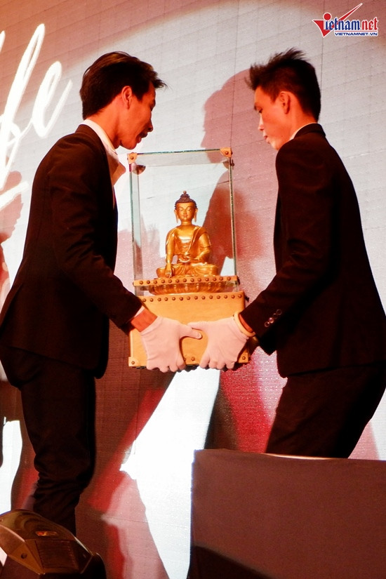 Ngô Thanh Vân quyên được gần 8 tỷ từ bức tượng thỉnh từ Nepal ảnh 15