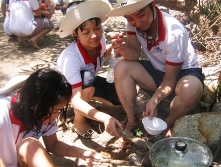 Phụ huynh tham gia học kỹ năng sống cùng con