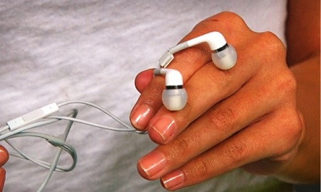 Apple đang đứng trước nguy cơ dính vào một vụ kiện mới vì tai nghe iPhone. Apple đang đứng trước nguy cơ dính vào một vụ kiện mới vì tai nghe iPhone