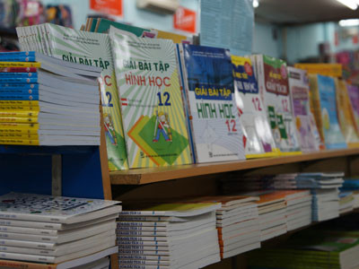 Quay cuồng trong “bảo bối” sách tham khảo