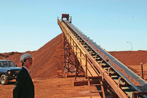 Khai thác tại mỏ bauxite ở Bảo Lộc, Lâm Đồng. Ảnh: Lâm Viên. Khai thác tại mỏ bauxite ở Bảo Lộc, Lâm Đồng. Ảnh: Lâm Viên