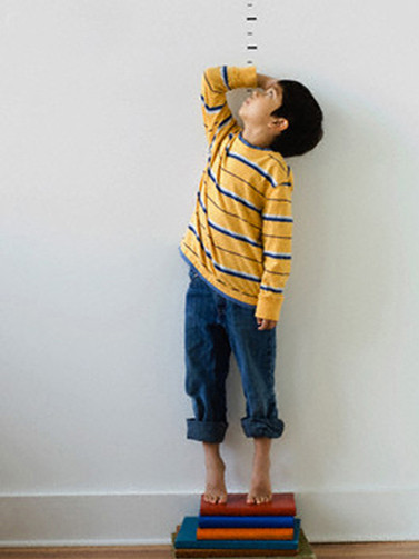 Trẻ phát triển chiều cao phụ thuộc vào ba yếu tố: Gene di truyền, dinh dưỡng và nội tiết. Ảnh: T.L (Lao Đông). Trẻ phát triển chiều cao phụ thuộc vào ba yếu tố: Gene di truyền, dinh dưỡng và nội tiết. Ảnh: T.L (Lao Đông)