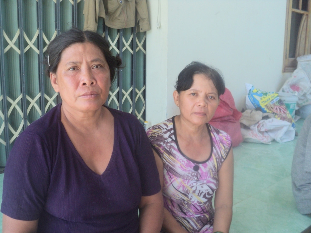 Hai trong số các nạn nhân vẫn còn bàng hoàng. Ảnh: Việt Hương. Hai trong số các nạn nhân vẫn còn bàng hoàng. Ảnh: Việt Hương