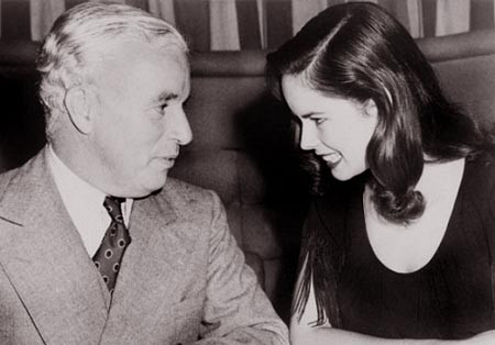 Vua hề Sác Lô (Charlie Chaplin) bên người vợ cuối - bà Oona O'Neill. Vua hề Sác Lô (Charlie Chaplin) bên người vợ cuối - bà Oona O'Neill