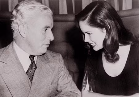 Vua hề Sác Lô (Charlie Chaplin) bên người vợ cuối - bà Oona O'Neill