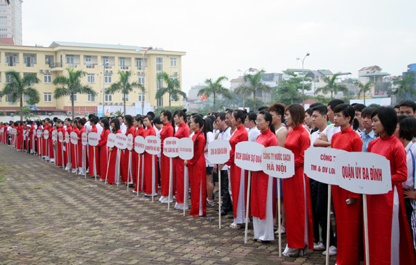 Nhiều đơn vị đóng trên địa bàn quận Ba Đình (Hà Nội) tham gia 