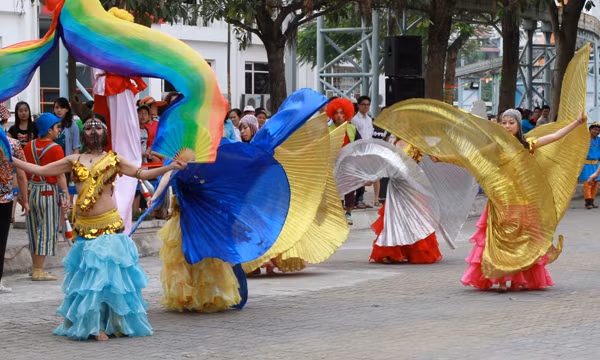 Trình diễn Belly danhce