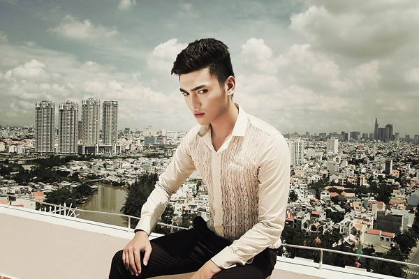 Bên cạnh ren, áo sơ mi với những chất liệu vải mềm và nhẹ khác cũng rất được ưa chuộng, cho bạn trai vẻ đẹp nam tính hơn. Bên cạnh ren, áo sơ mi với những chất liệu vải mềm và nhẹ khác cũng rất được ưa chuộng, cho bạn trai vẻ đẹp nam tính hơn.