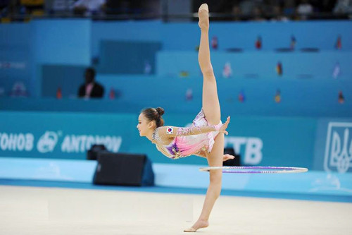 Hôm 28/8, nữ VĐV xinh đẹp tham dự hai nội dung biểu diễn với vòng và bóng nhưng thi đấu không thành công ở chung kết, chỉ xếp thứ 7 ở cả hai nội dung và không giành được huy chương