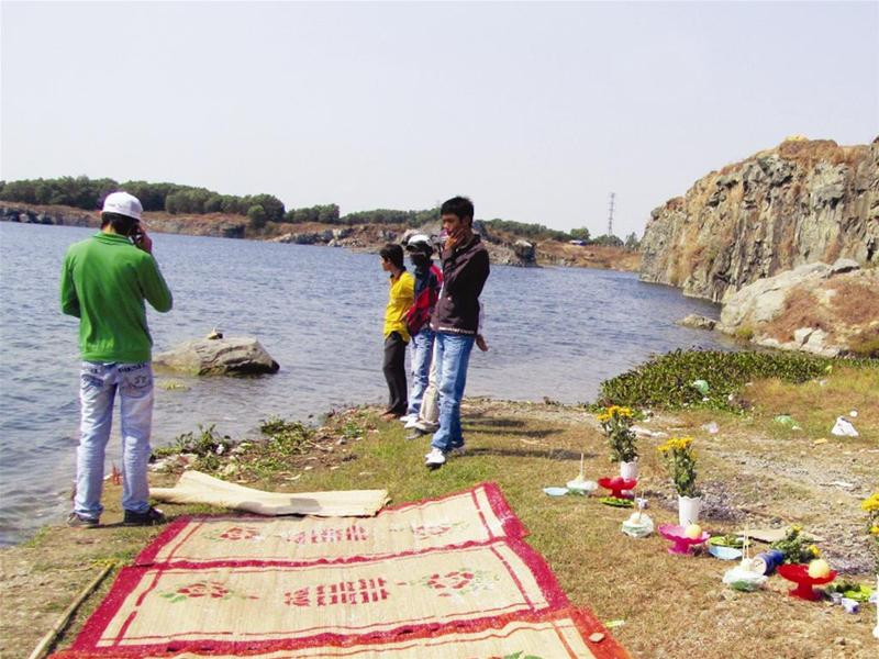 Hiện trường vụ tai nạn thương tâm ở hồ đá