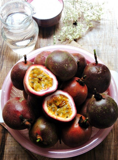  Nếu sử dụng chanh leo không đúng cách có thể nguy hại đến sức khỏe. Ảnh: bepgiadinh. 