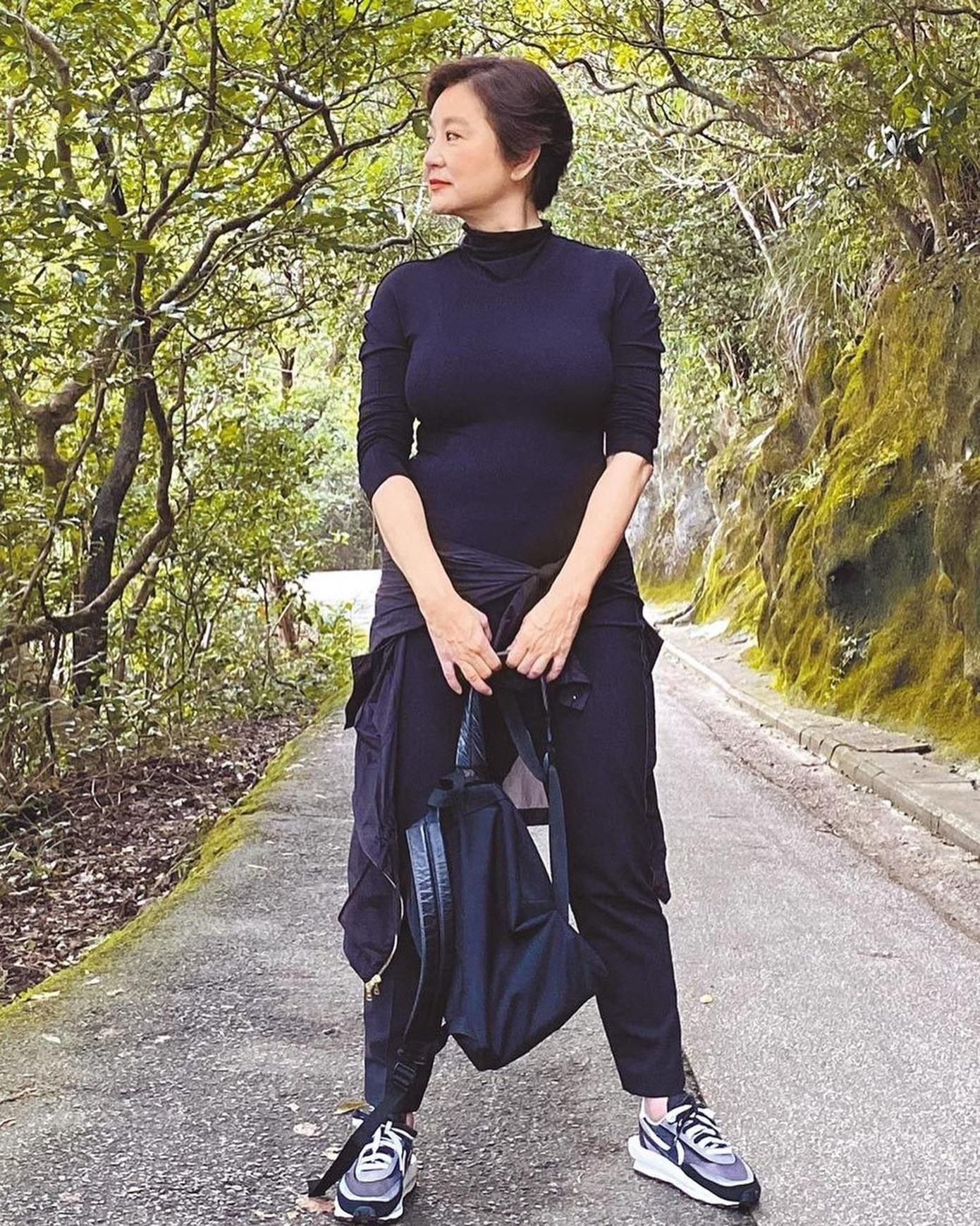 Ở tuổi 68, Lâm Thanh Hà bảo dưỡng tốt nhan sắc, trông trẻ trung hơn nhiều so với tuổi thật. Cô rời xa showbiz thị phi, tận hưởng cuộc sống hòa mình với thiên nhiên. Một trong những hoạt động yêu thích của cô là đi bộ đường dài. Ở tuổi 68, Lâm Thanh Hà bảo dưỡng tốt nhan sắc, trông trẻ trung hơn nhiều so với tuổi thật. Cô rời xa showbiz thị phi, tận hưởng cuộc sống hòa mình với thiên nhiên. Một trong những hoạt động yêu thích của cô là đi bộ đường dài.