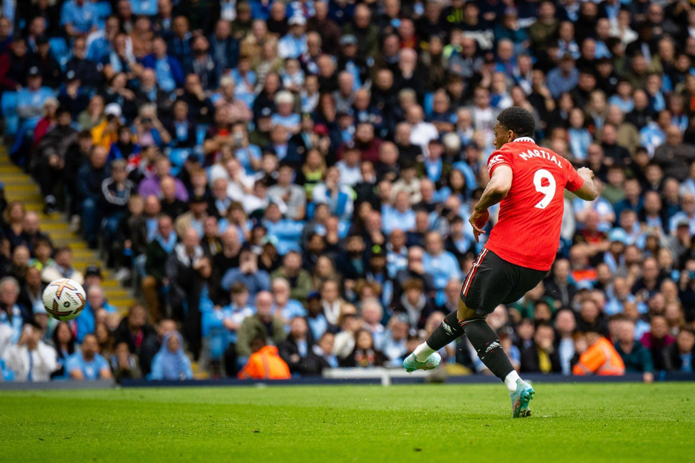 Man City đánh bại MU 6-3 trong cơn mưa bàn thắng ở derby thành Manchester ảnh 17