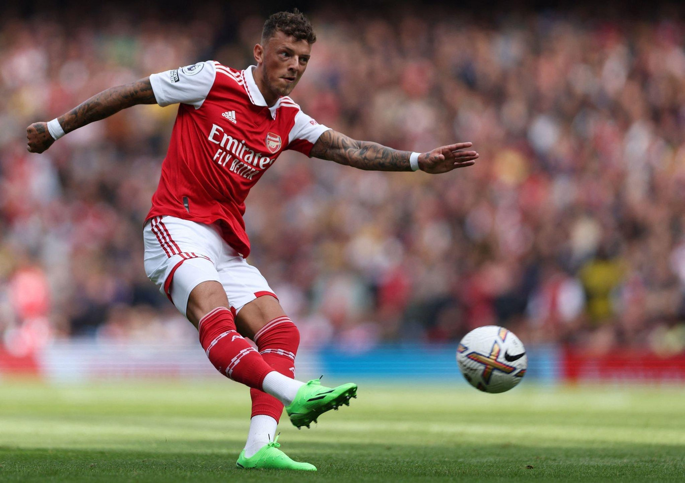 Bắn hạ Tottenham 3-1, Khẩu thần công thống trị ngôi đầu ảnh 4