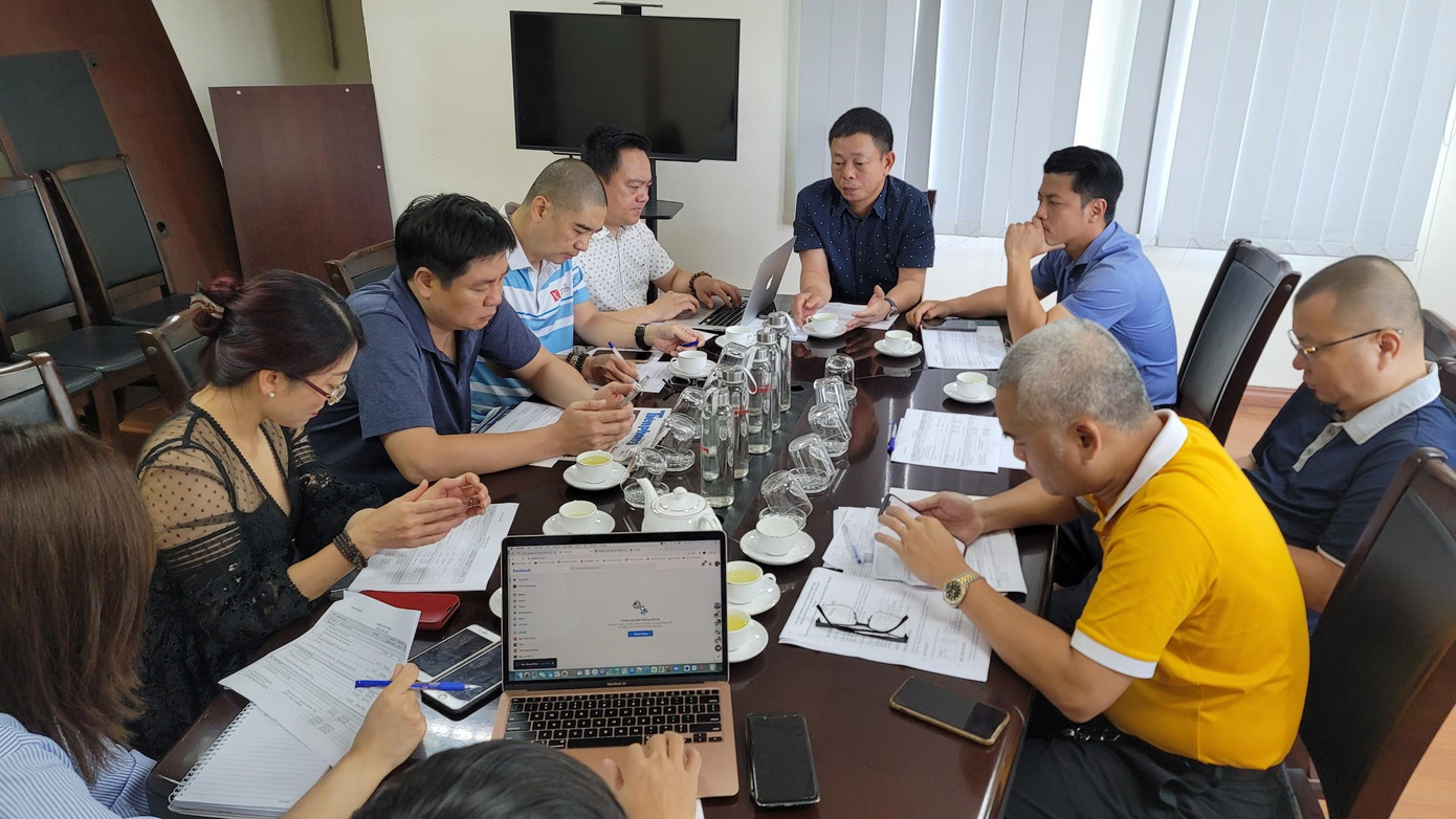 Các bộ phận thường trực Ban tổ chức họp bàn triển khai công tác tổ chức giải năm 2022. Ảnh: Hoàng Mạnh Thắng