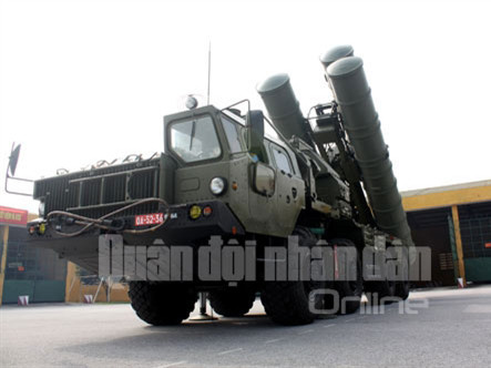 Với hỏa lực mạnh, độ chính xác cao, khả năng chống nhiễu tốt, tên lửa S-300 là vũ khí hiệu quả nhằm chống lại các cuộc tấn công đường không và tập kích đường không của địch