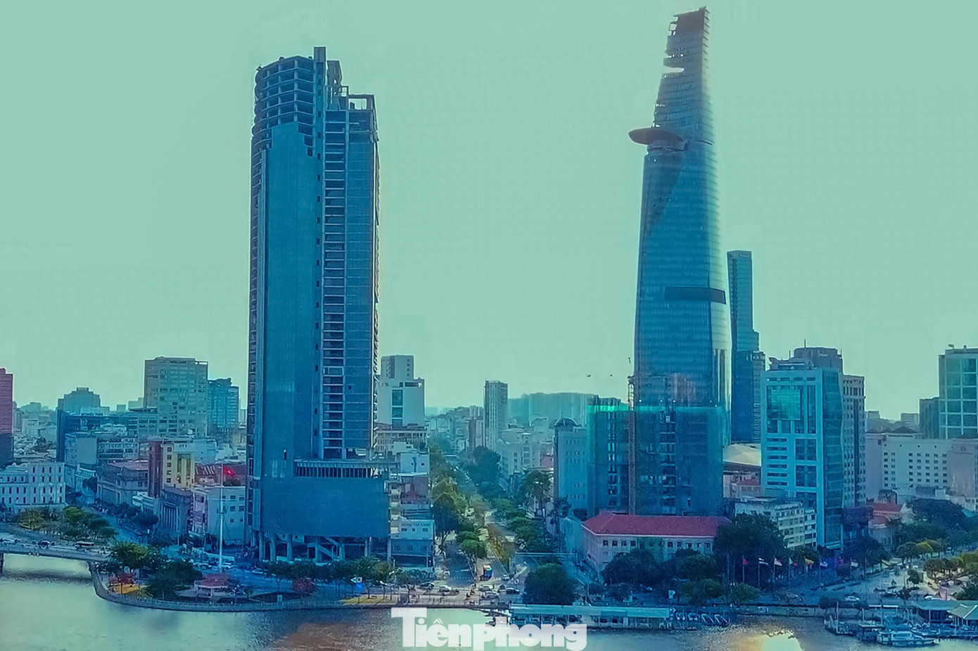 Đây là 1 trong 3 dự án vào năm 2017 bị UBND TPHCM Nguyễn Thành Phong “điểm mặt” vì đang làm xấu bộ mặt thành phố do thi công dở dang, cả chục năm vẫn nằm “bất động”.