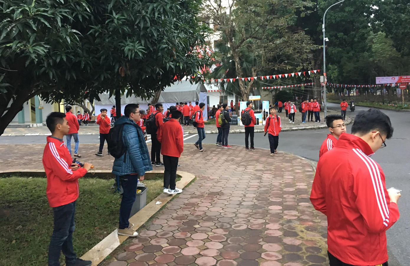 Mỗi giọt máu cho đi – một cuộc đời ở lại ảnh 99