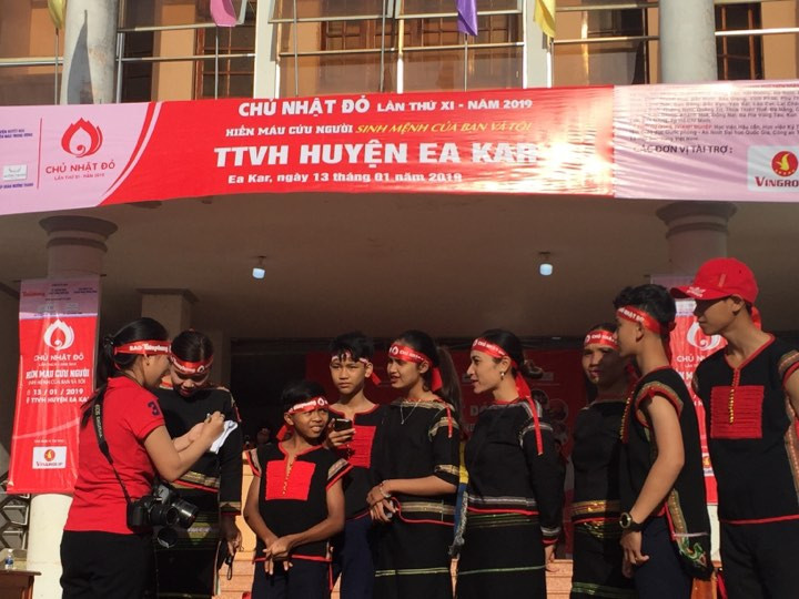 Chủ nhật Đỏ đồng loạt diễn ra ở nhiều tỉnh, thành ảnh 75