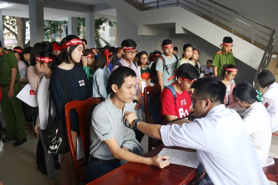 Chủ nhật Đỏ đồng loạt diễn ra ở nhiều tỉnh, thành ảnh 14