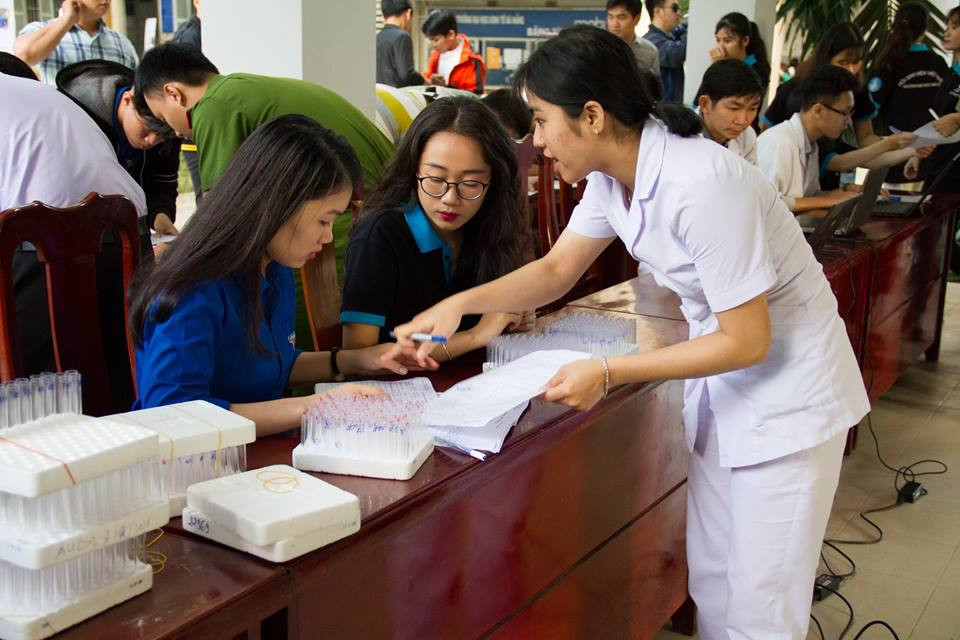 Chủ nhật Đỏ đồng loạt diễn ra ở nhiều tỉnh, thành ảnh 84