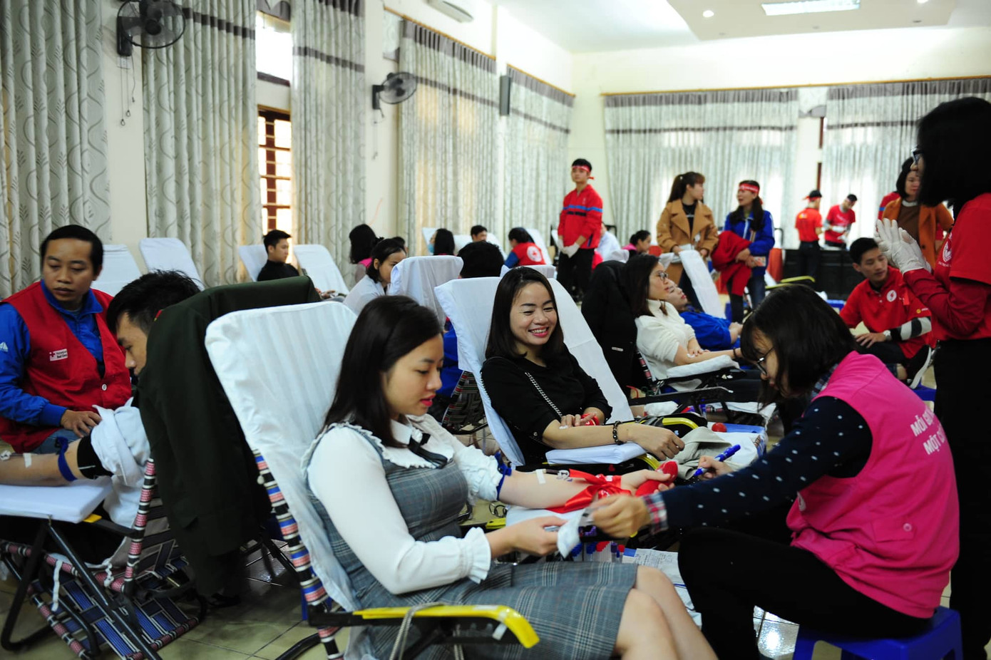 Chủ nhật Đỏ đồng loạt diễn ra ở nhiều tỉnh, thành ảnh 60