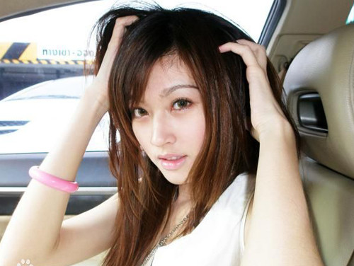 Năm 2013, Nong Poy làm người tình của Trương Gia Huy trong phim Tảo độc (The White Storm) - sản phẩm điện ảnh có sự tham gia của Cổ Thiên Lạc, Lưu Thanh Vân...