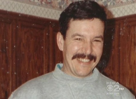 Anh Jeff hiện giờ đã là một người đàn ông 59 tuổi đang cảm động với ký ức thời thơ ấu