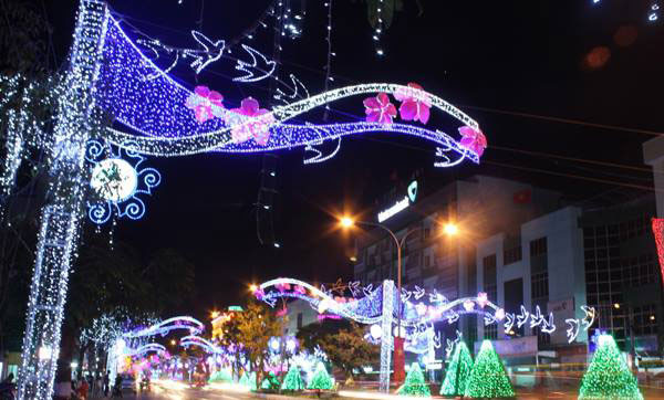 Tết Việt Online: Khắp nơi tưng bừng đón năm mới ảnh 33