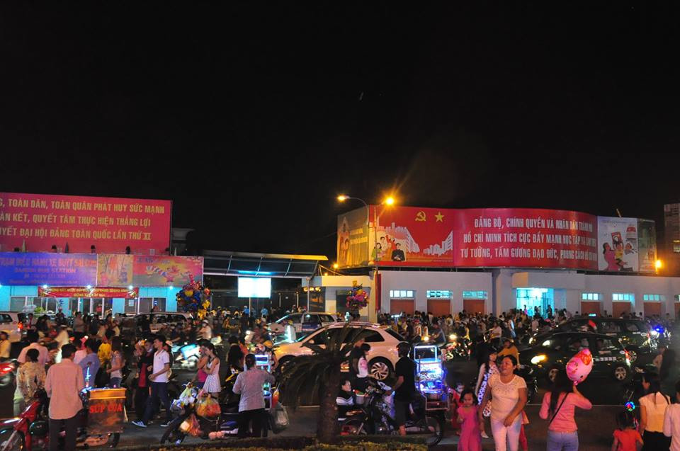 Tết Việt Online: Khắp nơi tưng bừng đón năm mới ảnh 28