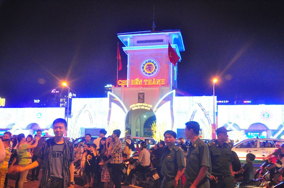 Tết Việt Online: Khắp nơi tưng bừng đón năm mới ảnh 26