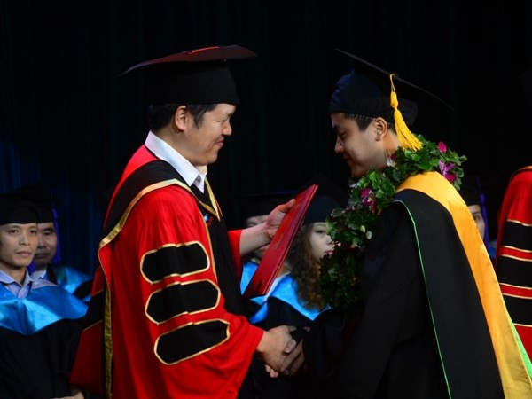 Tâm sự của vị hiệu trưởng đại học trẻ nhất Việt Nam ảnh 1