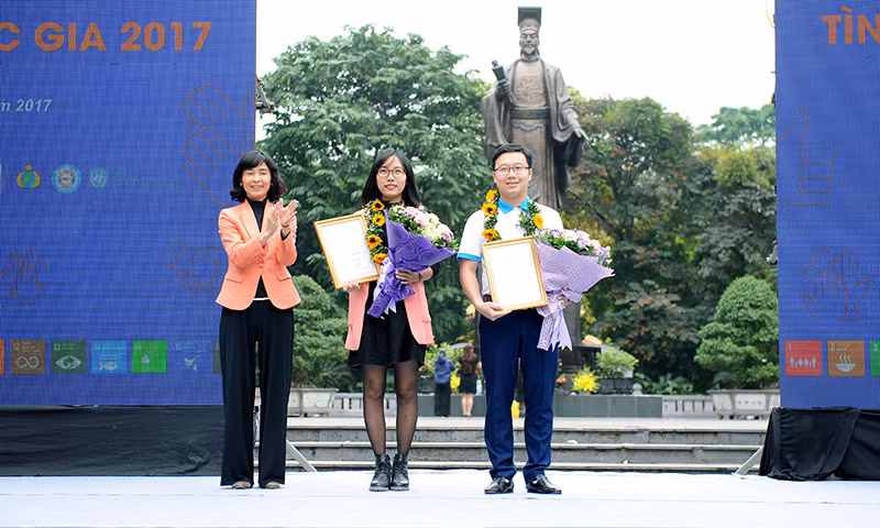 15 cá nhân, tổ chức nhận Giải thưởng Tình nguyện Quốc gia 2017 ảnh 7