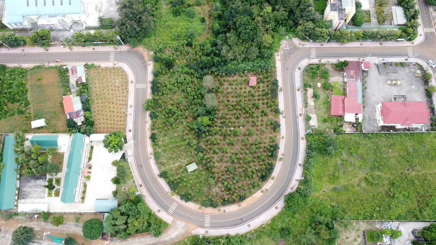 Con đường hình chữ U ở TP. Gia Nghĩa, tỉnh Đắk Nông. Con đường hình chữ U ở TP. Gia Nghĩa, tỉnh Đắk Nông.