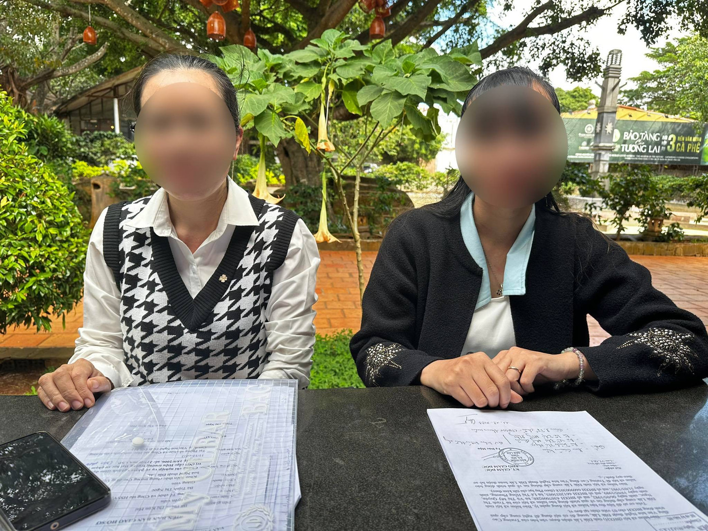 Chị N. và chị Q. đều là thạc sĩ, giảng viên khoa Kiến thức chung của trường Chị N. và chị Q. đều là thạc sĩ, giảng viên khoa Kiến thức chung của trường